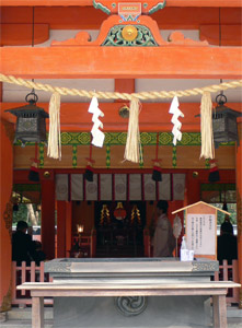 住吉神社拝殿（中央）