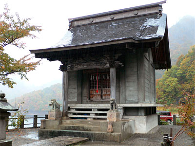 田子倉の若宮八幡神社拝殿