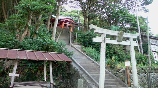 田代島の稲荷神社全景