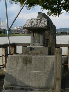 中瀬の山神社