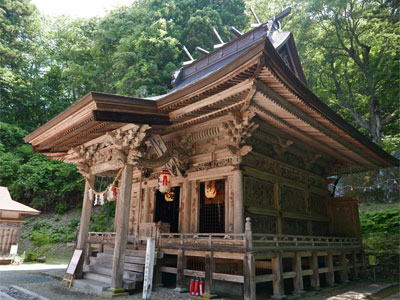 丹内山神社本殿