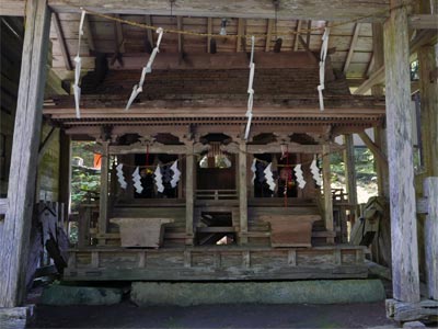 丹内山神社境内の加茂神社八幡神社