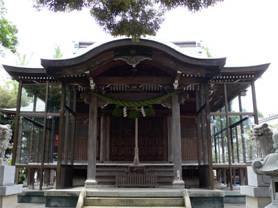 小松市平面町の三輪神社拝殿正面