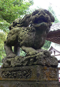 金沢市小坂神社狛犬（阿像）
