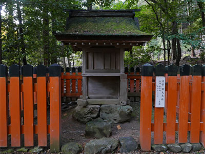 大田神社境内の百大夫神社