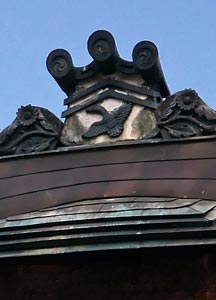 左京区の熊野神社拝殿屋根