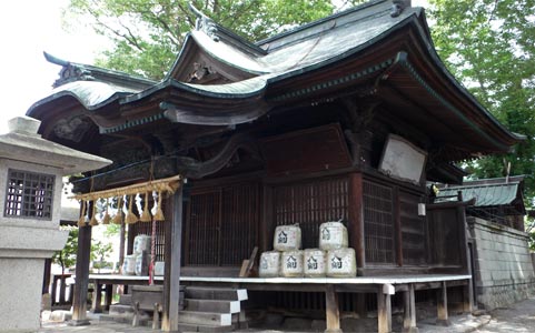 諏訪市小和田の八劔神社社殿