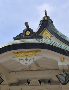 難波八阪神社社殿屋根