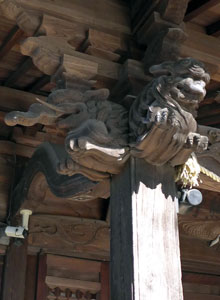 西府町熊野神社拝殿向拝柱