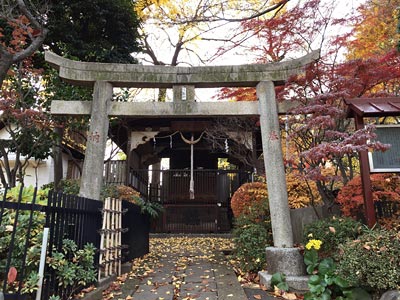 文京区白山神社境内の八幡神社