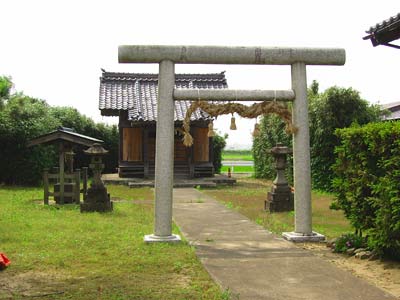 金巻新田の金巻神社