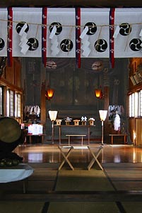 熊野若宮神社拝殿内部