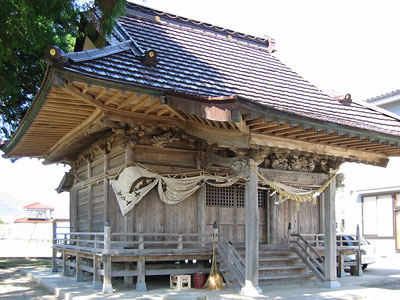 三宮川内神社の拝殿