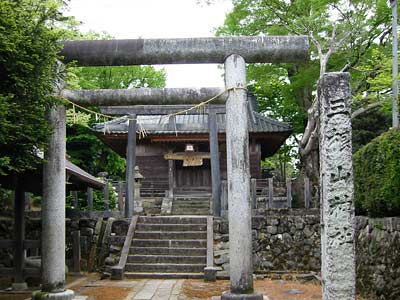 新潟市峰岡の三根山神社
