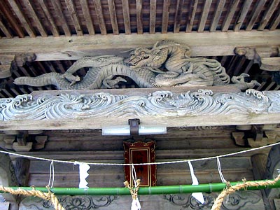 大須戸の八坂神社拝殿彫刻