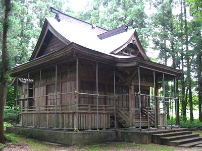 板屋越の多岐神社拝殿