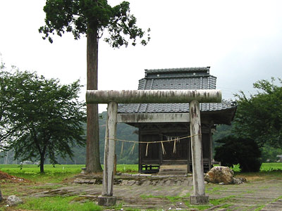 滝神社拝殿正面