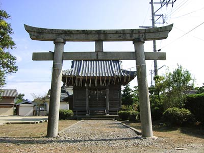 新潟市長戸の三柱神社