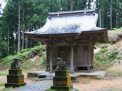 三柱神社拝殿