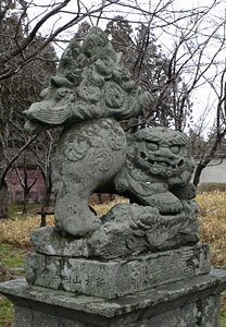 新穂村日吉神社狛犬（右）