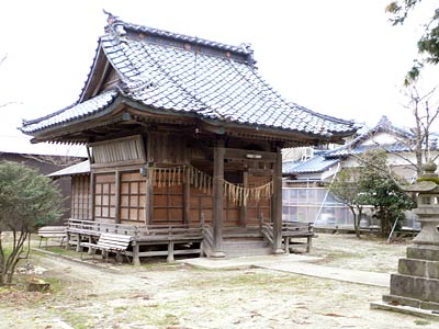 名山の神明神社拝殿