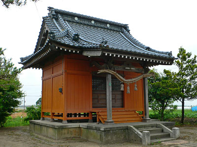 横越東町の諏訪神社社殿