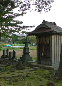 滝谷町の諏訪神社境内