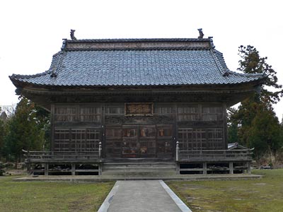 新穂長畝の白山神社拝殿