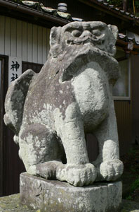 沢根町白山神社狛犬（左）
