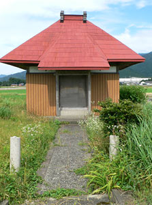 中川新字早出端の熊野神社社殿