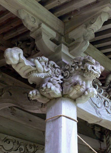 府屋の神明宮向拝彫刻