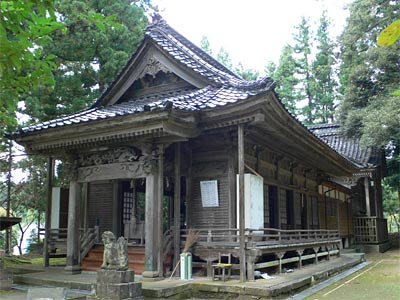 西山町二田の物部神社拝殿