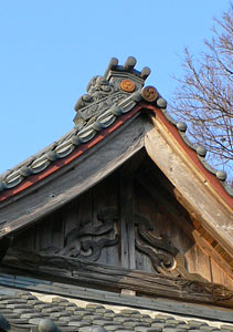 聖籠町長島の神明神社社殿屋根