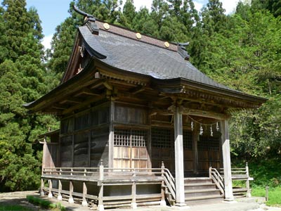 阿賀町細越の春日神社社殿