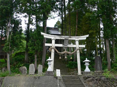 旧栃尾市菅畑の諏訪神社