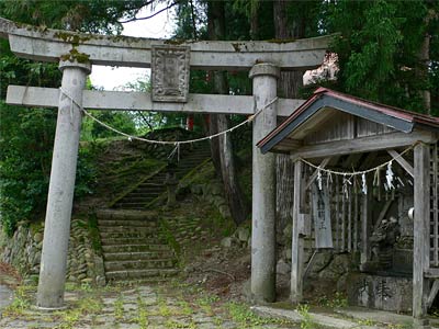 旧栃尾市赤谷の諏訪神社