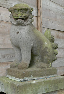 赤谷諏訪神社狛犬（阿像）