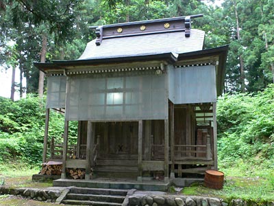 旧栃尾市来伝の諏訪神社拝殿