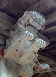 寒沢神社拝殿の木鼻