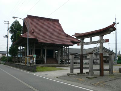 朝日村古渡路の薬師神社