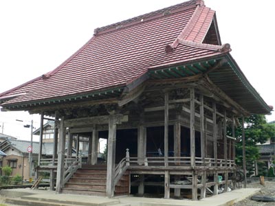 朝日村古渡路の薬師神社拝殿
