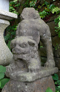 尼瀬岩舩社狛犬（右）