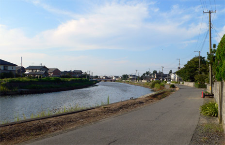 日吉神社から新井郷川の眺望