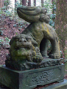 石瀬神社狛犬（阿像）