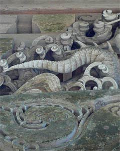 寺泊高内の白山社拝殿彫刻