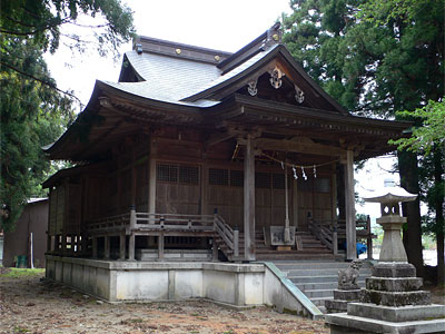 塚野山の八幡神社社殿