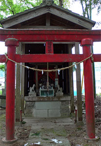 塚野山八幡神社境内の稲荷社