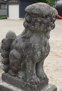 千谷沢の白山神社狛犬（吽像）