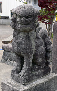 千谷沢の白山神社狛犬（阿像）