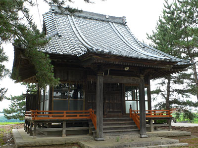 七穂の諏訪神社社殿